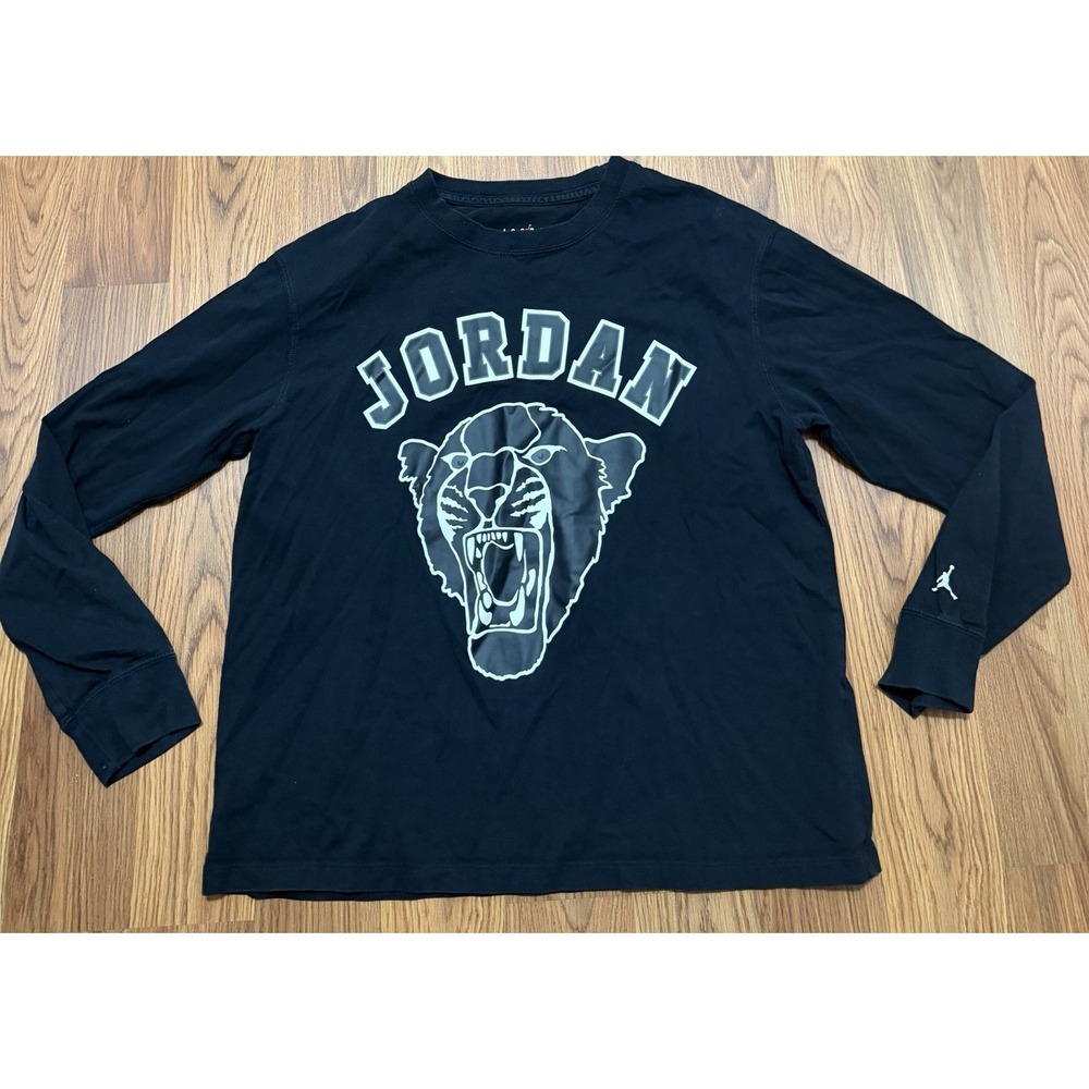 Jordan T-Shirt Womens Medium Black Cat Panther Graphic Loose Fit